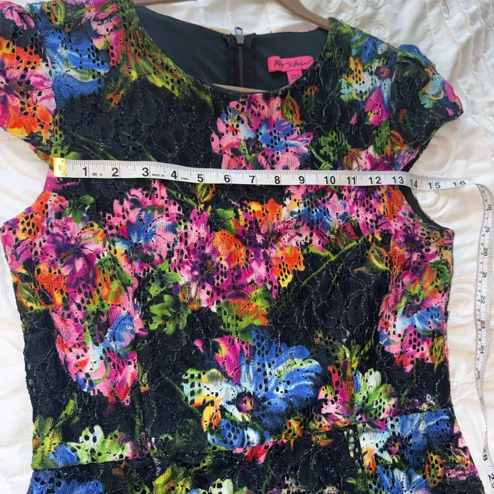 Betsey Johnson Women Dress Size 6 Floral Midi Sheath Cap Sleeve Eyelet Colorful - Picture 8 of 10